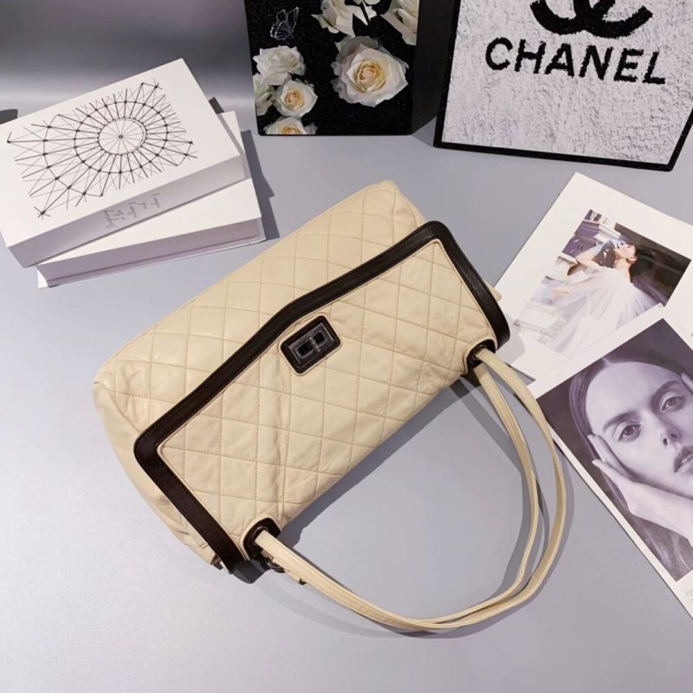 Chanel Women Pre-Loved Bag Very Good Condition